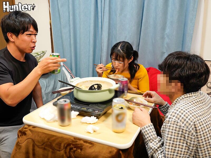 騎乗位 「いつもより濡れちゃった…」こたつ内NTR！親友の前で親友の彼女とこたつの中でバレないようにこっそり濃厚セックス