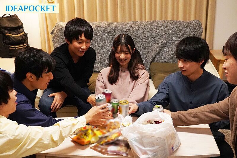 さくらわかな 乱交 「女1人で参加したのが間違いでした…」 宅飲みで同級生達に廻された女子大生。