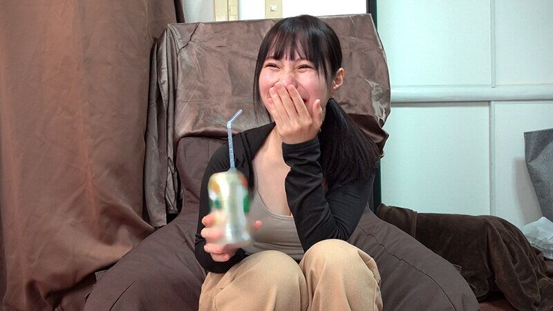 とにかく明るいハイテンション娘 爆笑した直後に寄り目オホイキ！ハメ潮ビュービュー吹かされガチ恋セックスでチポ堕ち