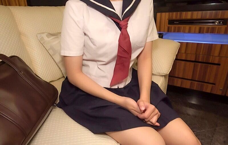 糸井瑠花 妄想族 円女交際中出しoK18歳 先輩にフラれてヤリ◯ン期間中のGカップ水泳部女子