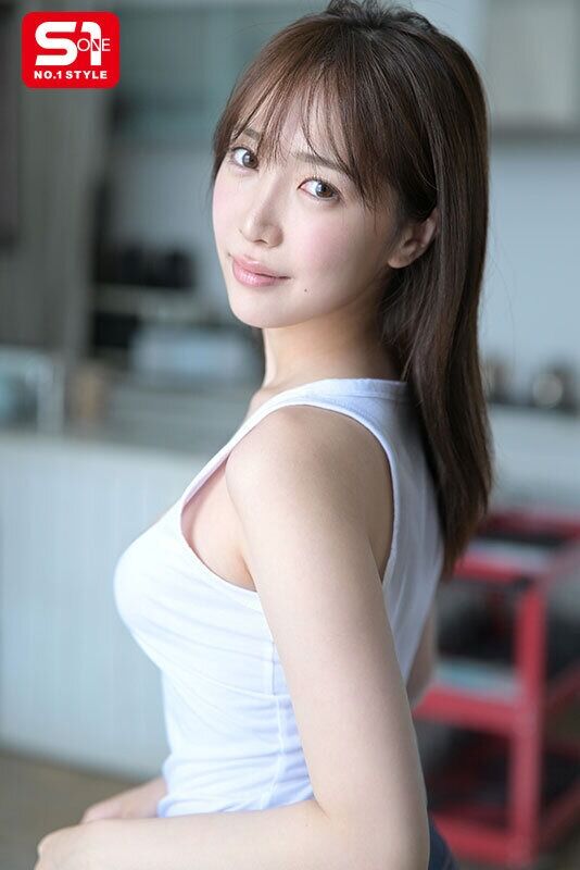 鈴木希 スレンダー あの話題の超庶民お姉ちゃん、一歩イイオンナ感。人生初めて尽くし性交で絶頂イキまくり初体験3本番