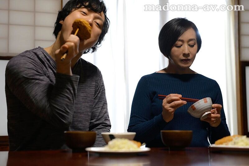 木戸薫 巨乳 トップクラスのアラ還 専属第2章 中出し解禁―。 「お義母さんあの時、弟を産んでくれるって約束したよね？」
