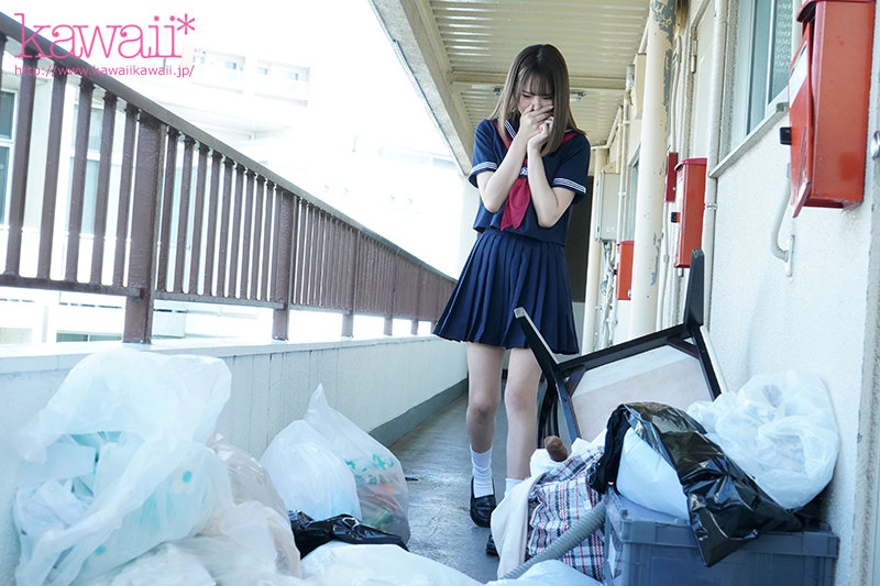 隣人のゴミ部屋で異臭中年おやじに抜かずの連撃中出し32発で孕まされた制服女子の末路... 松本いちか 1