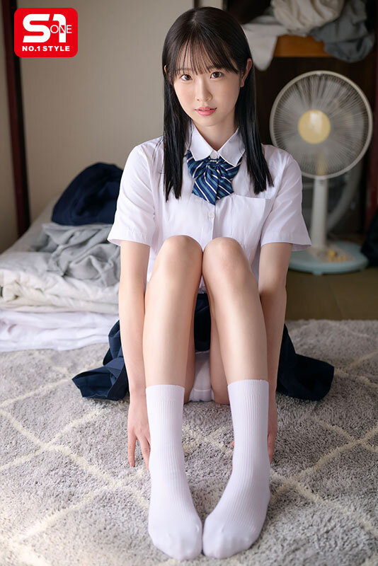 親戚おじさんの家に預けられた10代の私は気持ち悪いと思いながらカラダを舐められハメられていました。 白上咲花 1