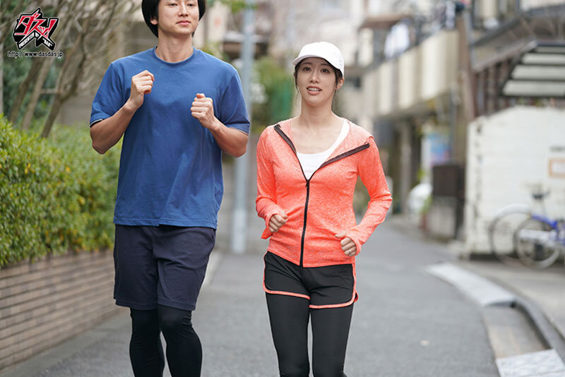 派遣マッサージ師にきわどい秘部を触られすぎて、快楽に耐え切れず寝取られました。 竹内有紀 1