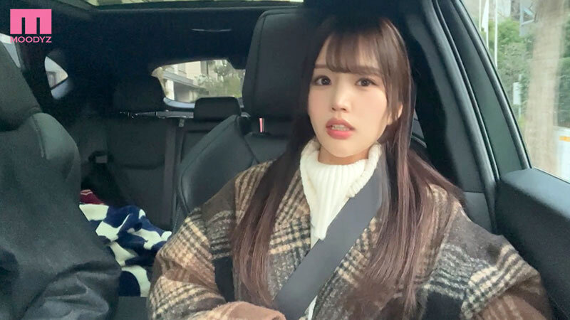 AV女優になった元カノ幼馴染と再会 久しぶりに会った彼女が垢抜けて可愛くなってたのでついデートに誘ったらまさかのOK あの頃は、ウブすぎてキスまでしかできなかった僕らはホテルに泊まって初めてのセックスなのにめちゃくちゃ中出ししまくった。 新井リマ 1