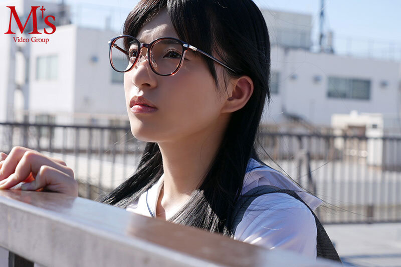 どうせなら...最後に1発ヤラせてくれ!!! 容姿端麗で成績優秀な無気力美少女に童貞キモオタ絶倫男子が性欲全開たなぼた種付けピストン 根尾あかり 1