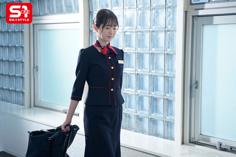 スレンダーな新人CAが巨漢クレーマーに犯●れ、心壊れ、肉オナホと化した後に... マ●コが極太ペニスに馴染んできてあり得ないほどイキまくった。 白上咲花 1