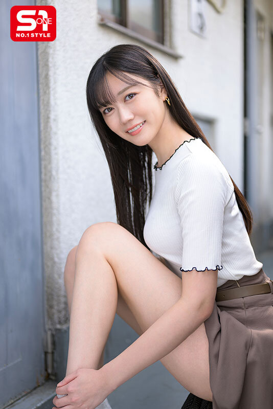 毎日アパートの廊下ですれ違う清楚可憐な女子大生の裏顔は大量媚薬に漬けられたガンギマリ発情娘 明日葉みつは 1