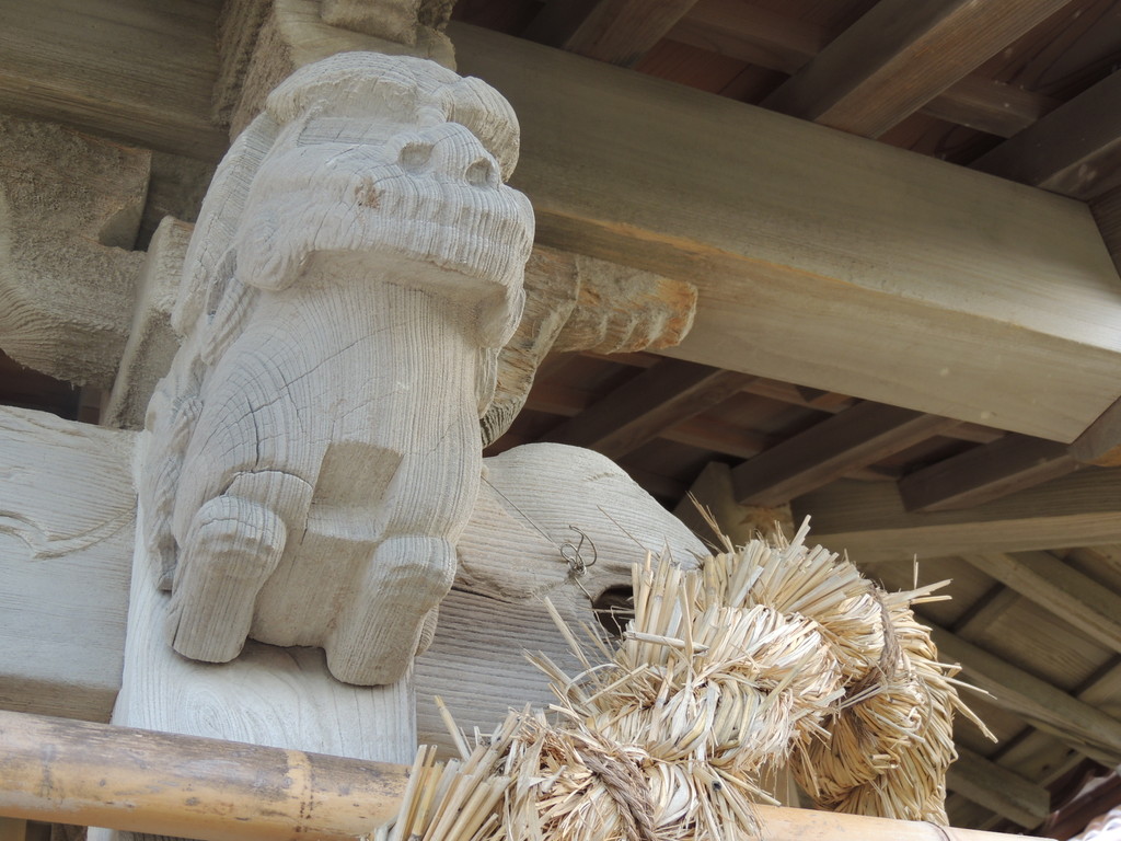 宮ヶ島「恵比寿神社」の向拝。左右の「木鼻」「阿吽」学