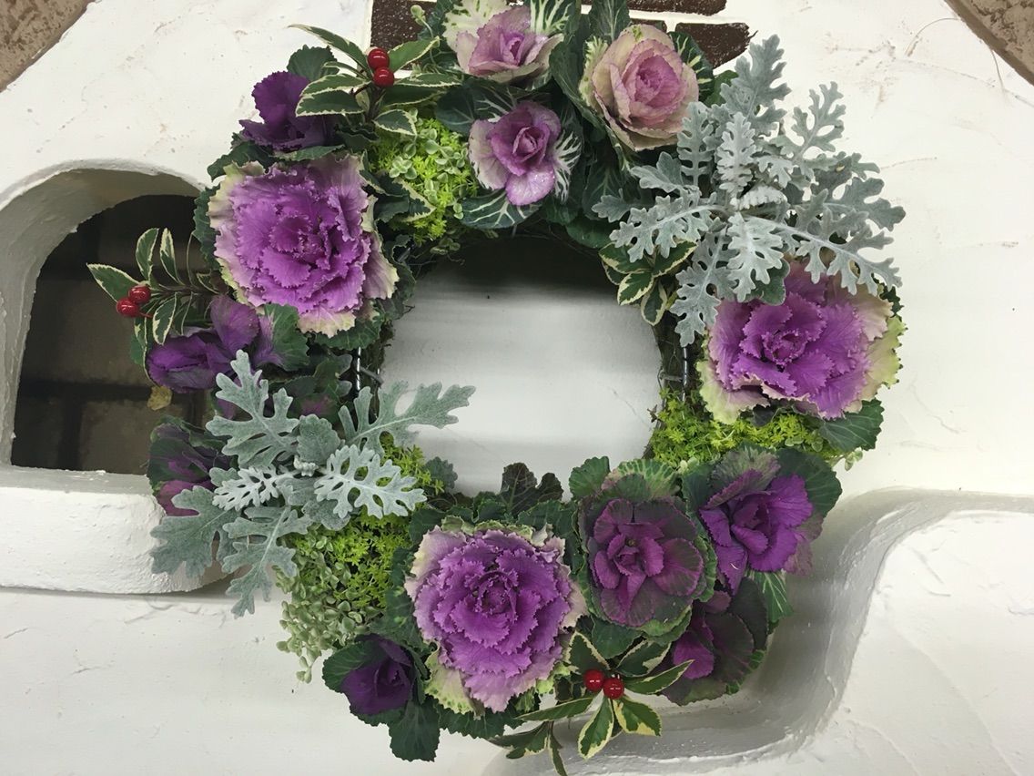 葉ボタンを使ったお正月用ハンギングリース寄せ植え作成ワークショップ