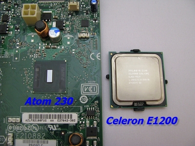 Atom 230とCeleron E1200のサイズ比較