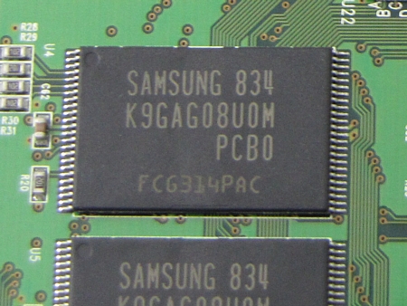 SAMSUNG製MLCフラッシュ