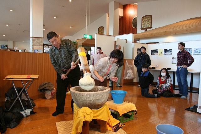 昭和で元気になる会『回想法』の活動を紹介します。の画像