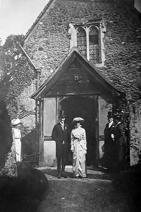 1914_wedding_in_shere-1
