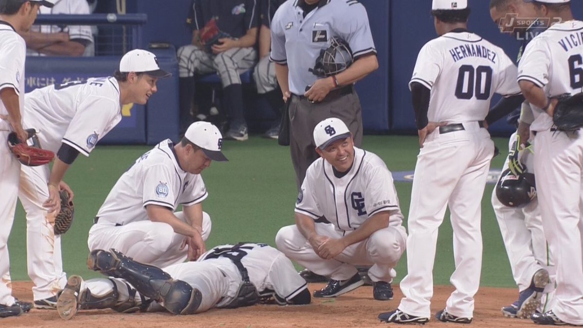 プロ野球 動画有り 中日ドラゴンズ 杉山捕手 バレンティンのスイングしたバットが後頭部直撃し流血 救急車で搬送 トレンドニュースまとめ編