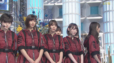 平手友梨奈 側転復活 赤い衣装で アンビバレント 披露 実況まとめ ベストアーティスト18 櫻坂46まとめもり