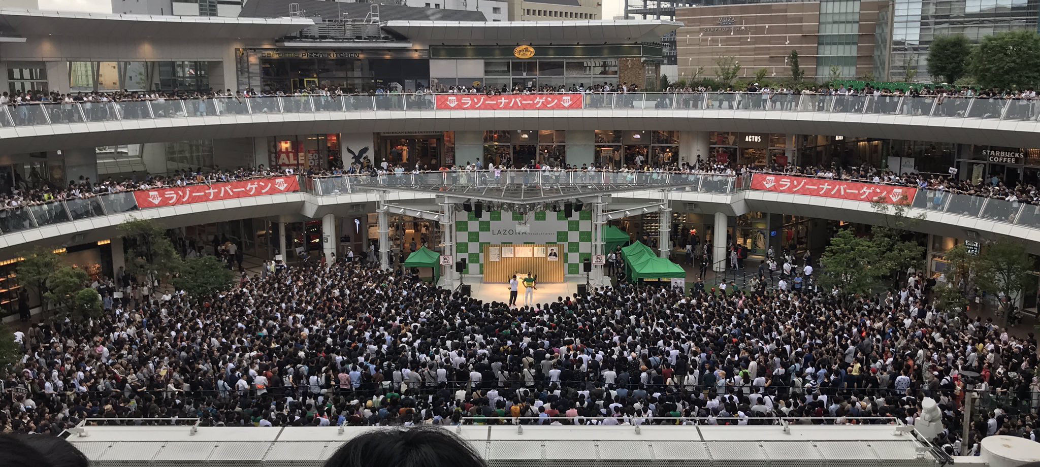 オードリーdvd発売記念イベントの会場 ラゾーナ川崎がものすごい事になってる件www 日向坂46まとめもり