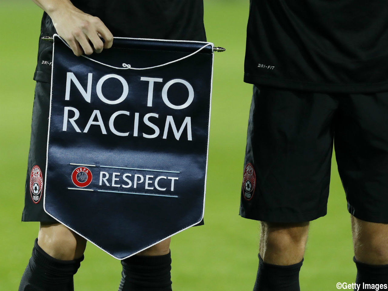 Fifa ドイツのサッカー選手が試合中黒人差別反対アピールしたことを称賛する 勝手な線引き駄目だろ サカサカ10 サッカーまとめ速報 Fifa ドイツのサッカー選手が試合中黒人差別反対アピールしたことを称賛する 勝手な線引き駄目だろ サカサカ10 サッカーまとめ速報