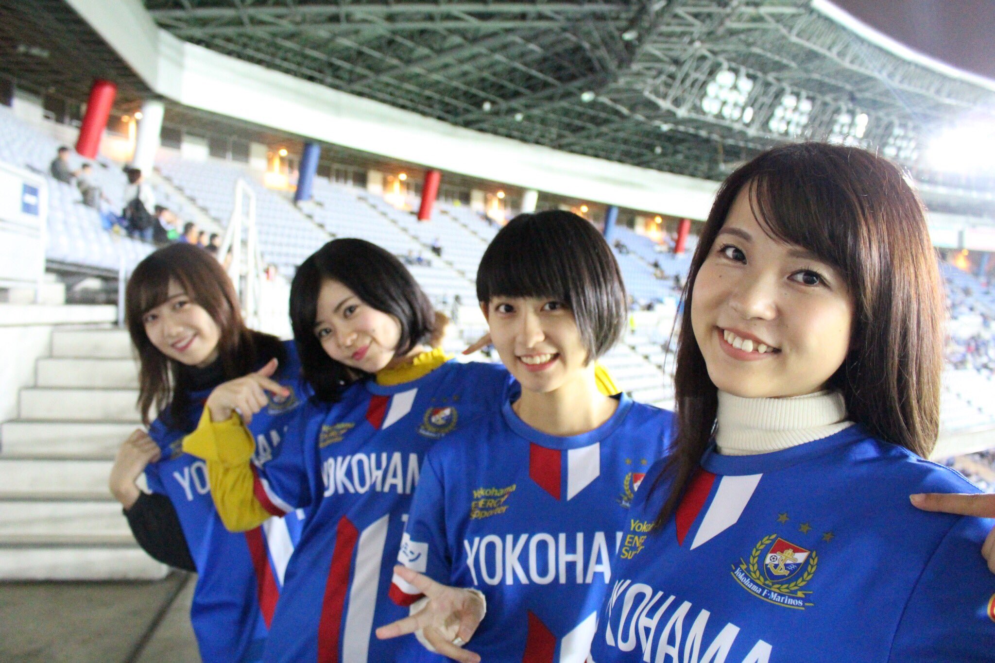画像 川崎フロンターレ セレッソ大阪 横浜fマリノス 鹿島アントラーズの女子サポを並べてみた結果ｗｗｗ サカサカ10 サッカーまとめ速報