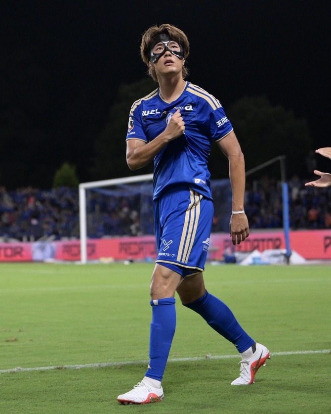 【速報】小川航基さん60分途中交代で同点&逆転弾の2発で実力を証明してしまうwww