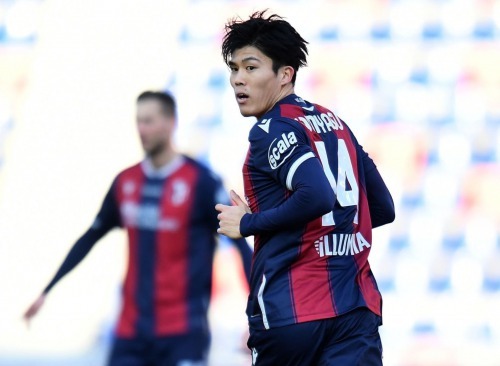 朗報 ボローニャ冨安健洋さん イタリアメディアからの高評価が止まらないｗｗｗ サカサカ10 サッカーまとめ速報
