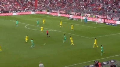 Gif こんな風にゴール前で3人かわせるやつ日本に他にいるか サカサカ10 サッカーまとめ速報 Gif こんな風にゴール前で3人かわせるやつ日本に他にいるか サカサカ10 サッカーまとめ速報