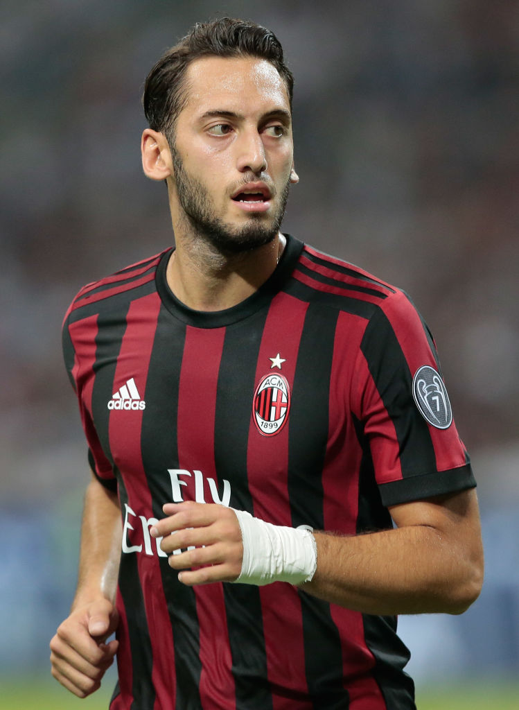 ミラン新10番 チャルハノール 苦しむ現状を告白 時々チームメイトが サカサカ10 サッカーまとめ速報 ミラン新10番 チャルハノール 苦しむ現状を告白 時々チームメイトが サカサカ10 サッカーまとめ速報