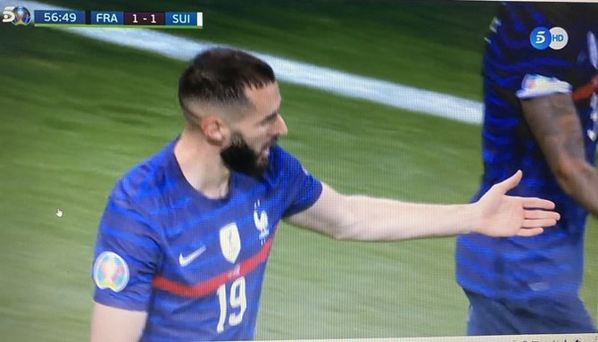 速報 動画 フランス代表のベンゼマさん 激うまトラップから同点弾キターー wwww サカサカ10 サッカーまとめ速報 速報 動画 フランス代表のベンゼマさん 激うまトラップから同点弾キターー wwww サカサカ10 サッカーまとめ速報