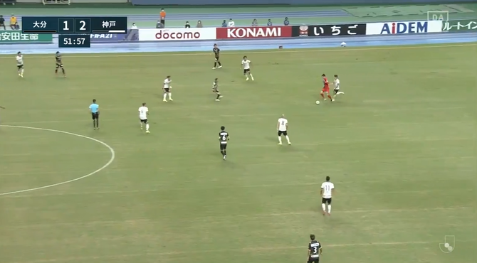 動画 Jリーグでまた飯倉チャレンジ なぜ日本人gkはドリブルしたがるのか サカサカ10 サッカーまとめ速報