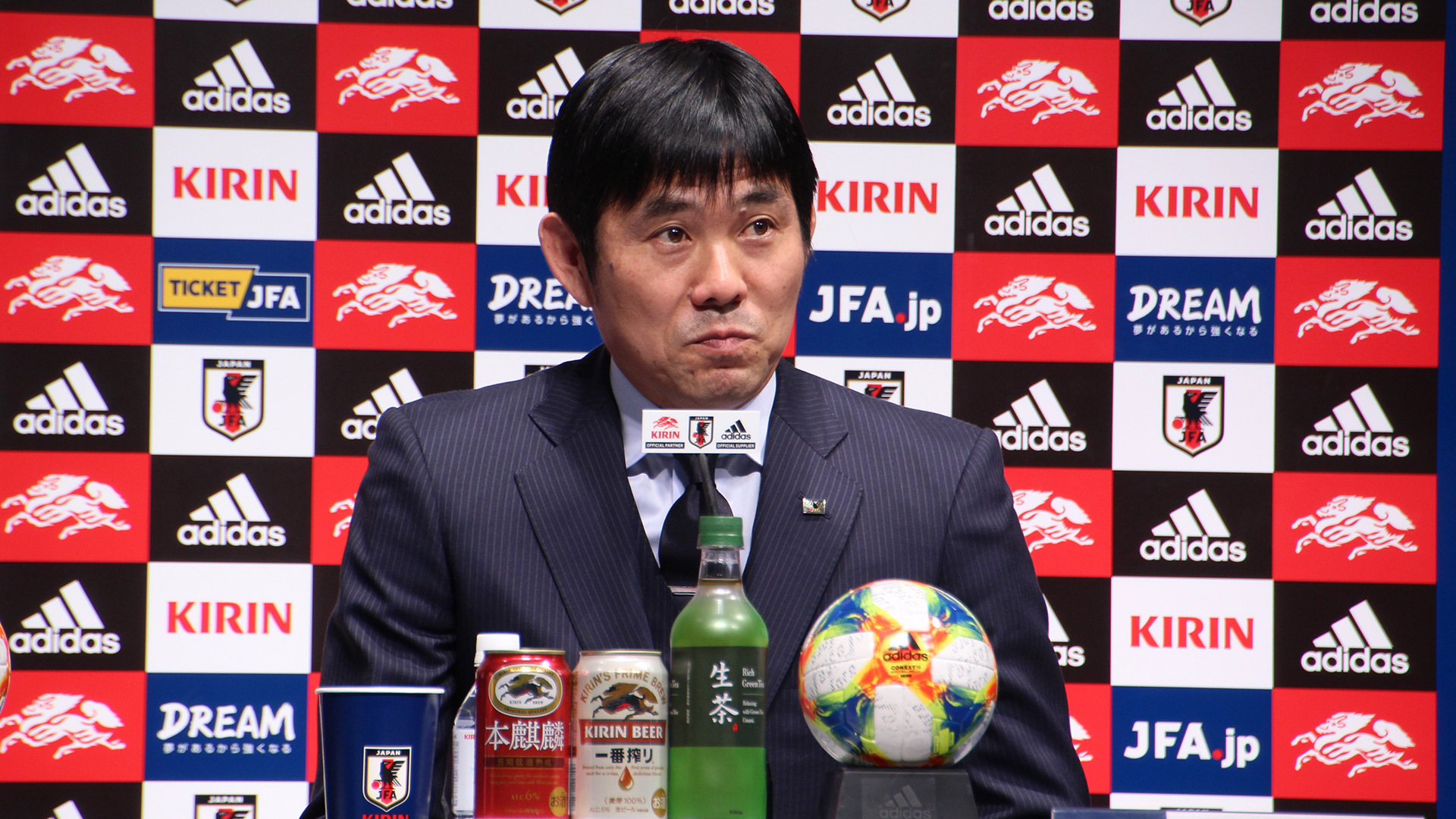 悲報 サッカー日本代表 Jリーグの選手が3人しか呼ばれない サカサカ10 サッカーまとめ速報