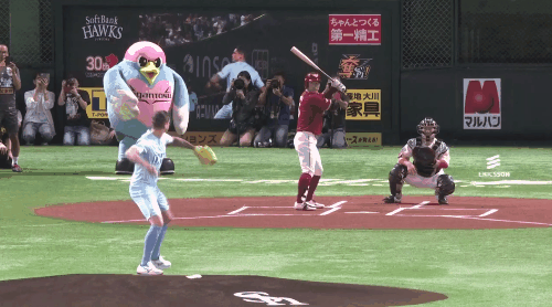 Gif トーレス師匠 始球式でまさかのクイックwwwww まとめ読み Gif トーレス師匠 始球式でまさかのクイックwwwww まとめ読み
