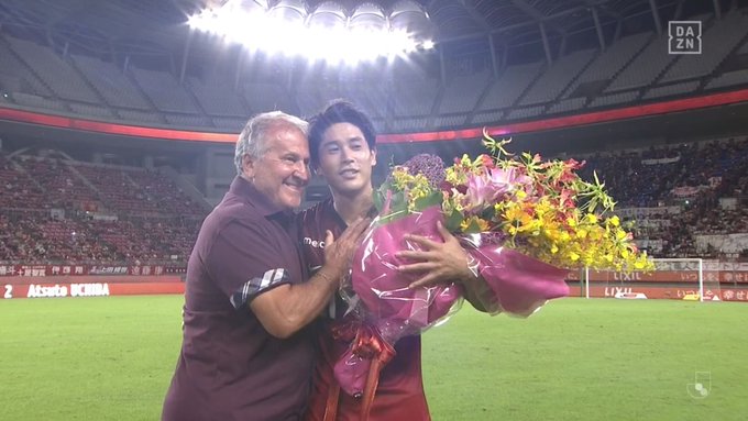 朗報 内田篤人さん 引退試合で劇的同点弾の起点に 最後までカッコいい姿を見せてくれる サカサカ10 サッカーまとめ速報 朗報 内田篤人さん 引退試合で劇的同点弾の起点に 最後までカッコいい姿を見せてくれる サカサカ10 サッカーまとめ速報