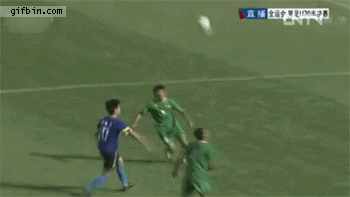 Gif サッカーのこの失点シーンで1番悪いのって誰 サカサカ10 サッカーまとめ速報 Gif サッカーのこの失点シーンで1番悪いのって誰 サカサカ10 サッカーまとめ速報