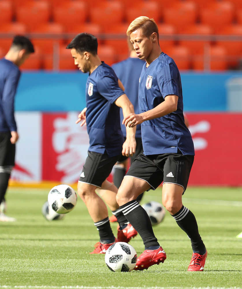 本田圭佑さん 英紙に バーコードヘアの長い版 と罵られる サカサカ10 サッカーまとめ速報 本田圭佑さん 英紙に バーコードヘアの長い版 と罵られる サカサカ10 サッカーまとめ速報