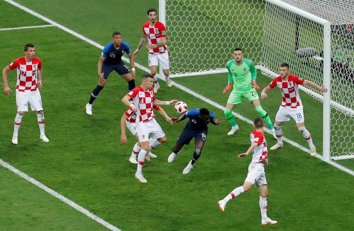 Gif ペリシッチのハンド判定は誤審 妥当 勝敗を分けたpk判定 サカサカ10 サッカーまとめ速報