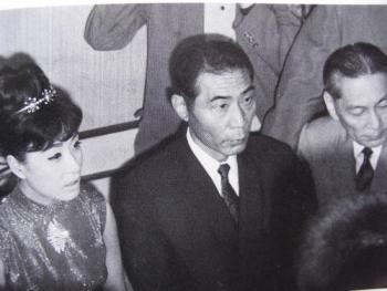 山口組組長 田岡一雄と美空ひばりの関係がやばすぎる 画像あり 沸騰まとめ 山口組組長 田岡一雄と美空ひばりの関係がやばすぎる 画像あり 沸騰まとめ