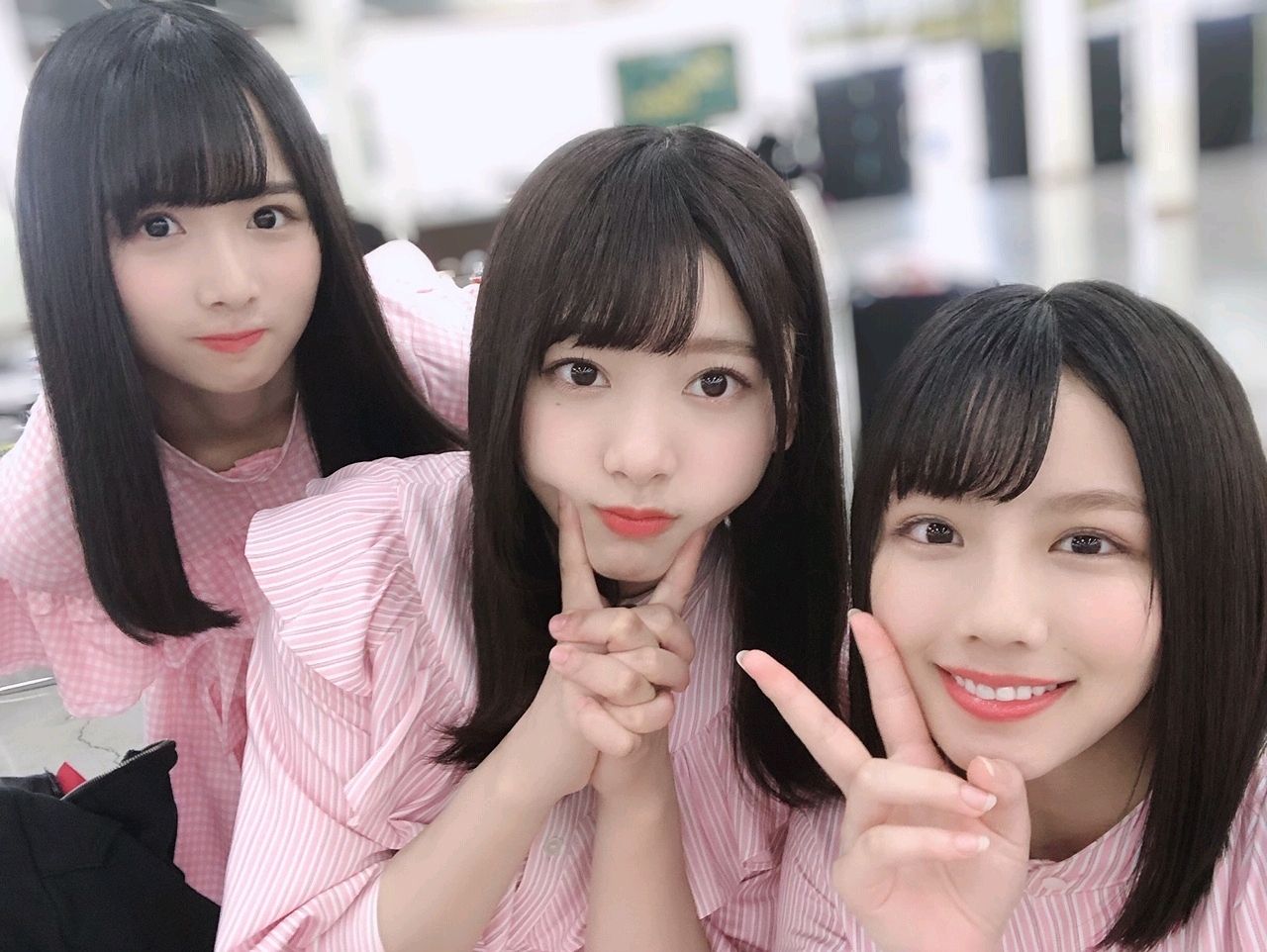 日向坂46 おいおい上村ひなのの谷間見えてるぞ 乃木坂46箱推し