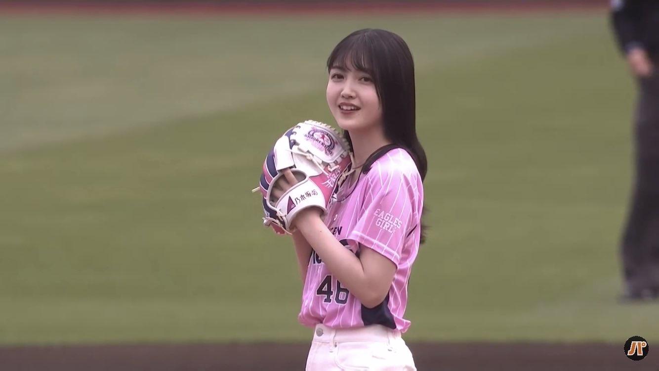 乃木坂46 乃木坂のマークが入ったグローブが可愛すぎる 乃木坂46箱推し 乃木坂46 乃木坂のマークが入ったグローブが可愛すぎる 乃木坂46箱推し