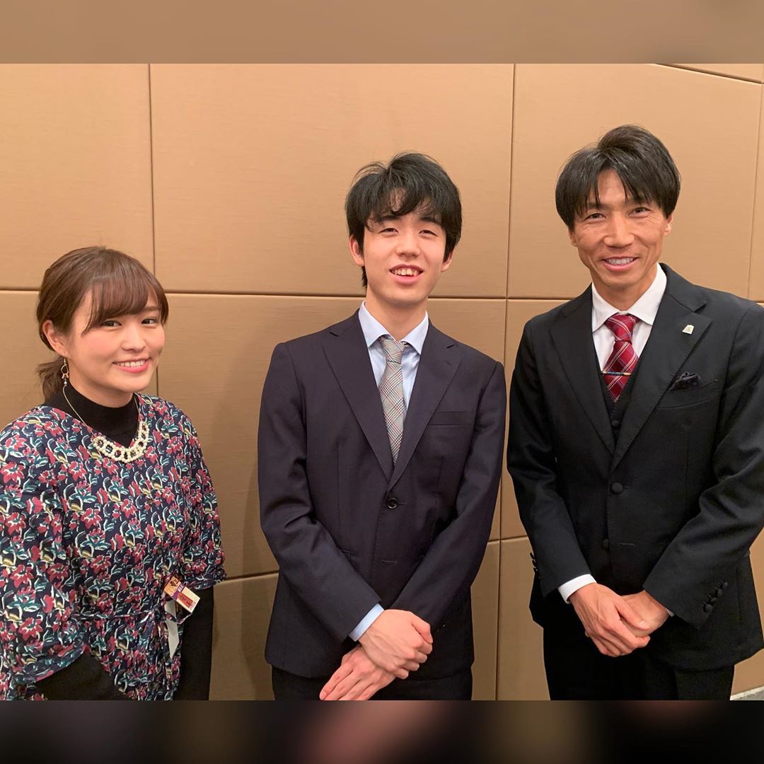 元乃木坂46 伊藤かりん とうとう将棋 藤井聡太先生とも写真を撮ってしまう 乃木坂46箱推し 元乃木坂46 伊藤かりん とうとう将棋 藤井聡太先生とも写真を撮ってしまう 乃木坂46箱推し