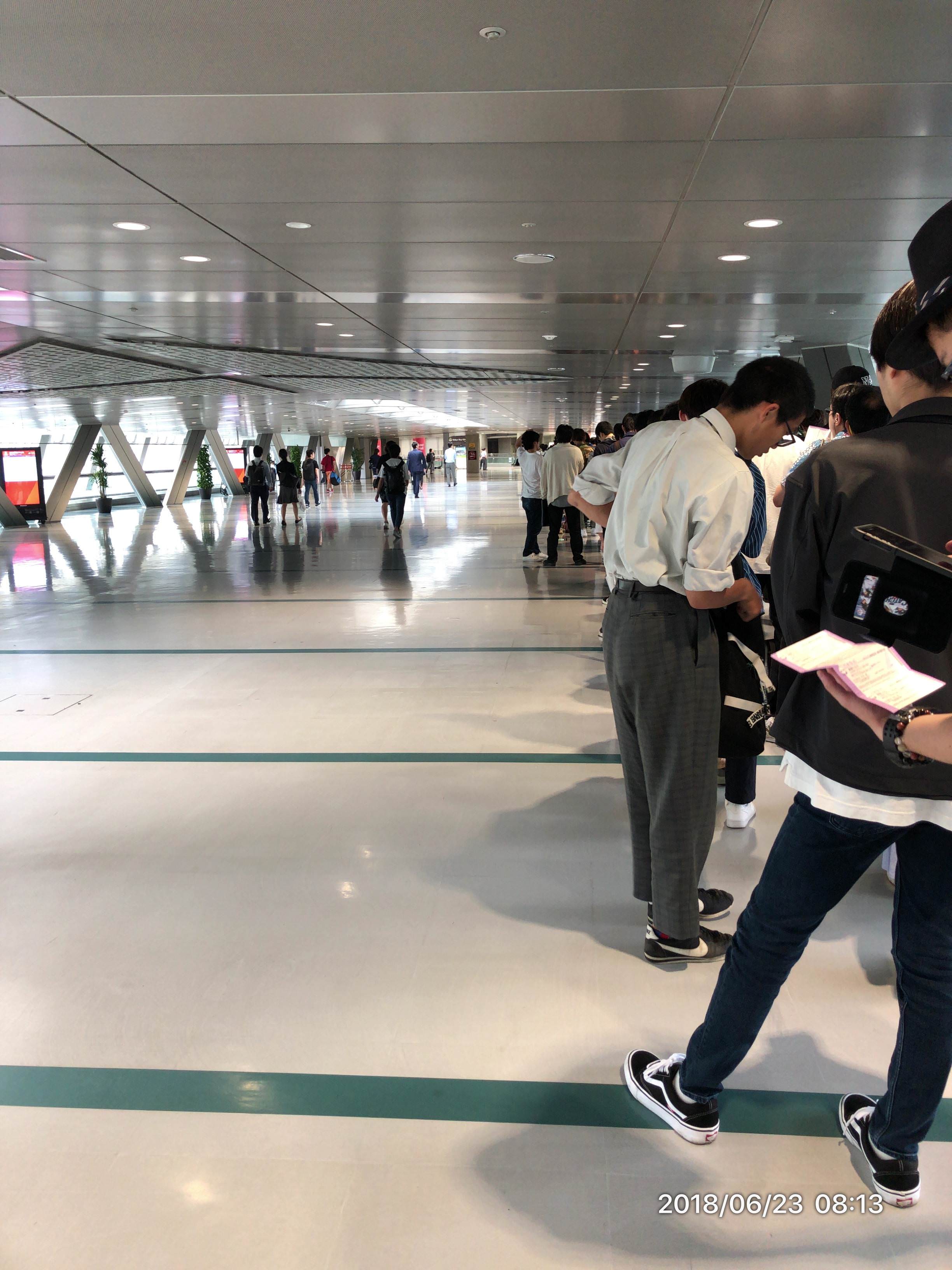 【乃木坂46】現在の「握手@東京ビッグサイト」がこちら・・・ 乃木坂46まとめの「ま」 【乃木坂46】現在の「握手@東京ビッグサイト」がこちら・・・ 乃木坂46まとめの「ま」