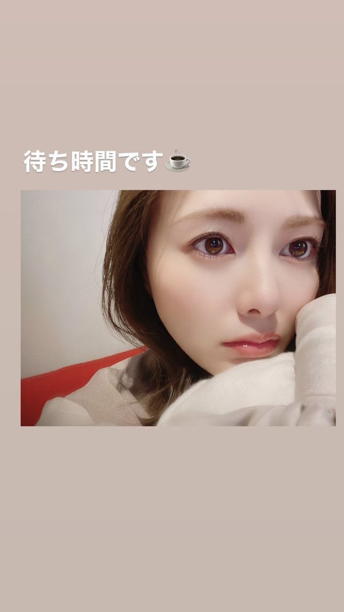 白石麻衣はこんなに可愛い表情で待ち時間を過ごしているのか 乃木坂46箱推し