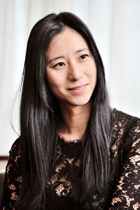 芸能 三浦瑠麗氏が忘年会の写真投稿で物議 今出したらダメ ５人以上マスク無しはまずい 首相がやってるんだし 2chまとめ まとめnewっす
