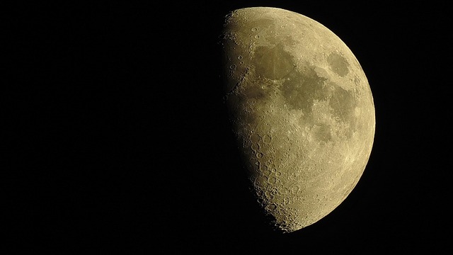 moon-1870603_960_720