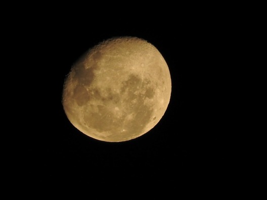 moon-2041311_960_720