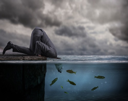 manipulation-4503080_960_720