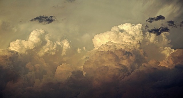 clouds-2447690_960_720