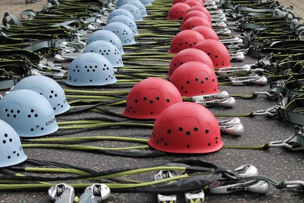 climbing-helmets-486644_960_720