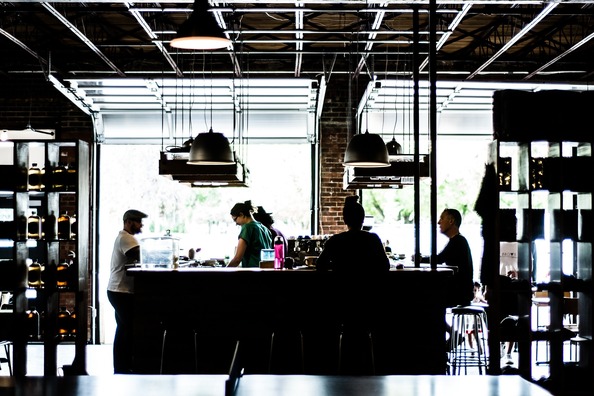 bar-984527_1920