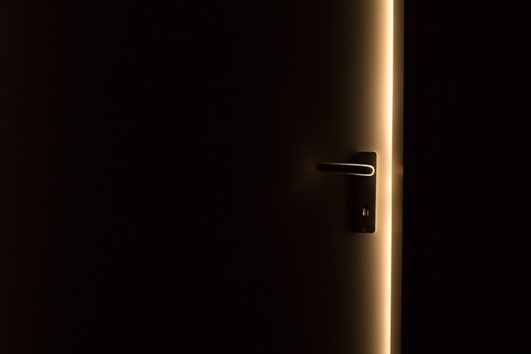 dark-1852985_960_720